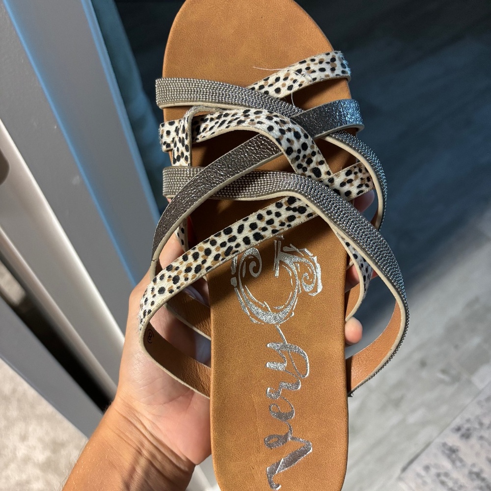 Fashion Sandals with criss cross